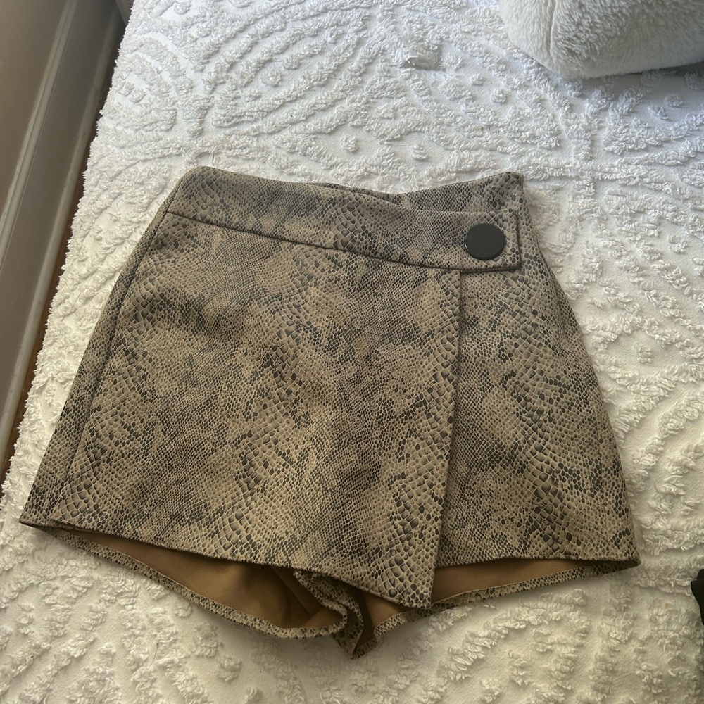 Snakeskin skort from Zara